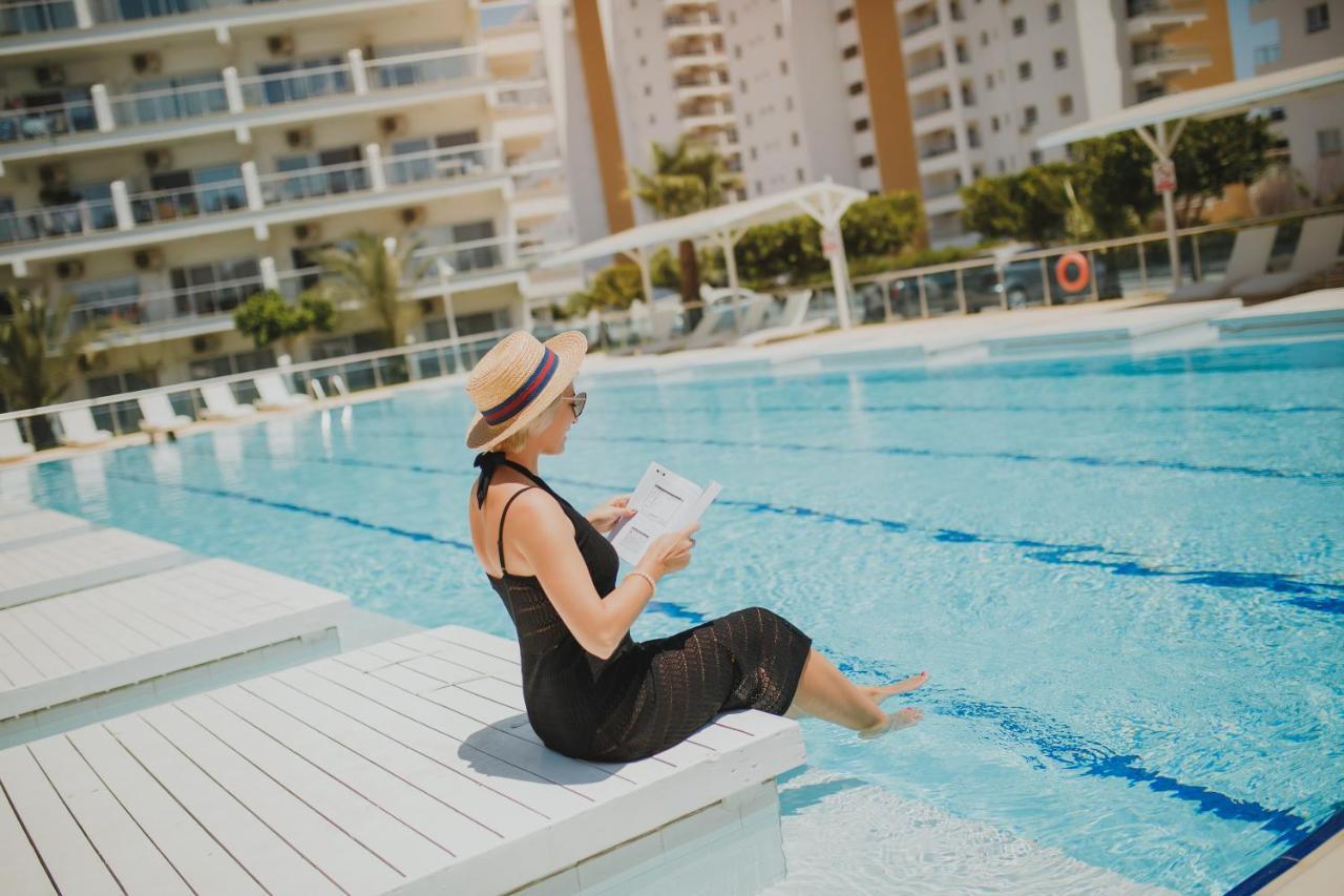 Luxury Sea View Two Bedroom Apartment In Caesar Resort & Spa, Long Beach Perivolia tou Trikomou Buitenkant foto
