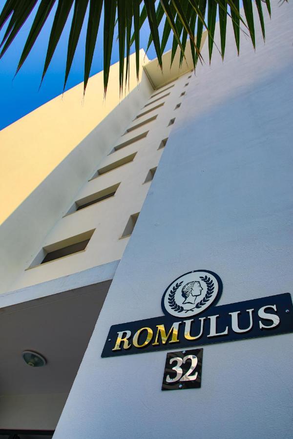 Luxury Sea View Two Bedroom Apartment In Caesar Resort & Spa, Long Beach Perivolia tou Trikomou Buitenkant foto